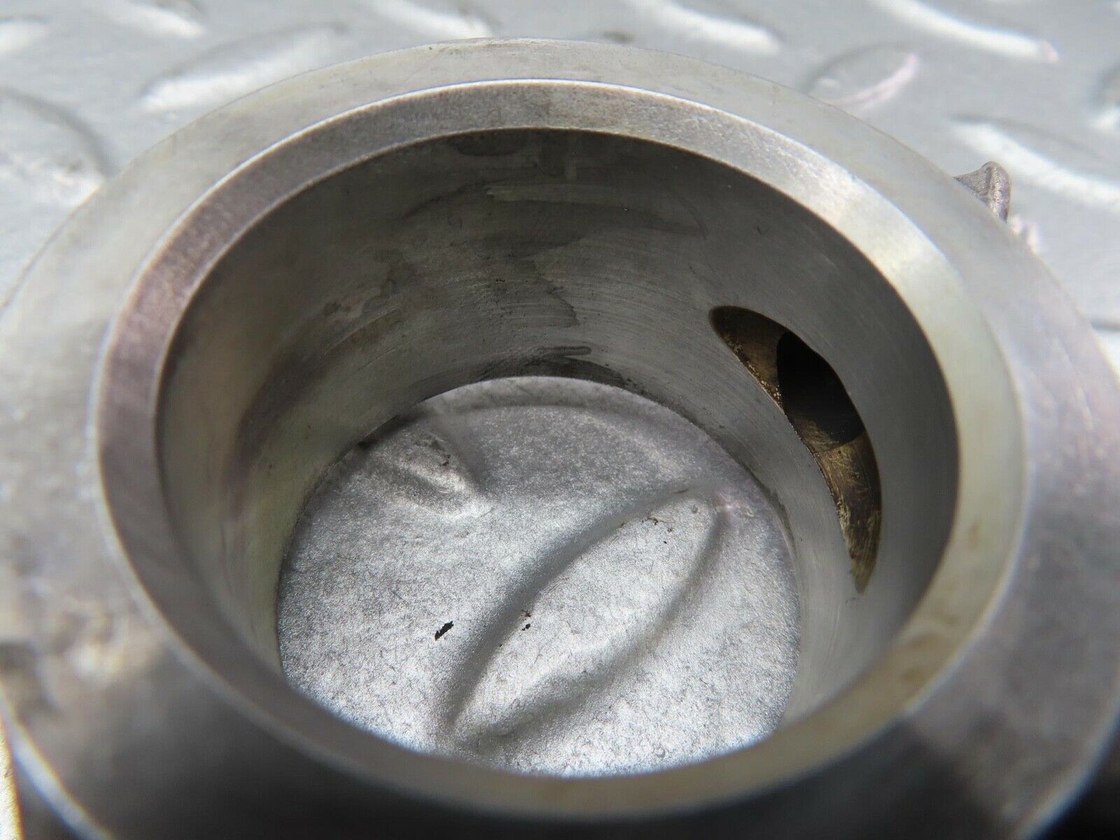 13359 Mercedes-Benz C107 350SLC Coupe Camshaft Tower Bearing