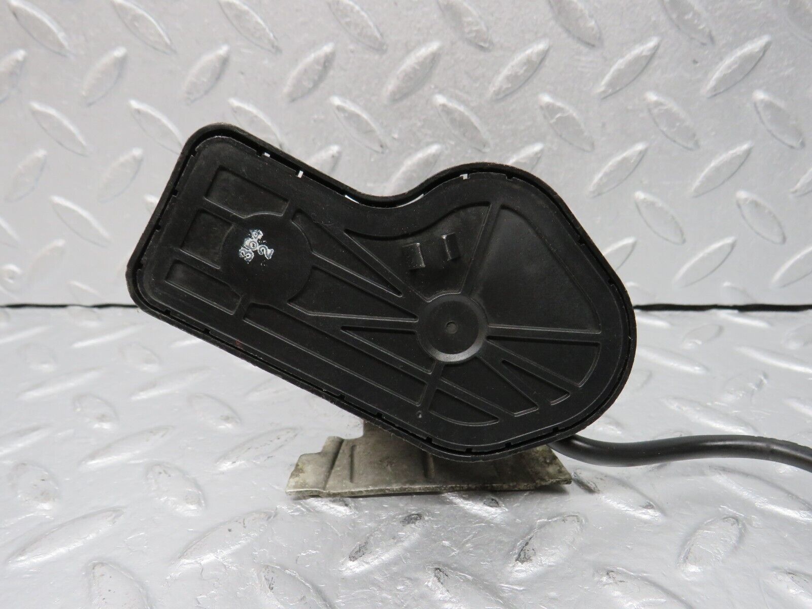 38871 Mercedes-Benz W201 190E 2.6L Headlight Wiper Motor Bosch Left Side 2018200142