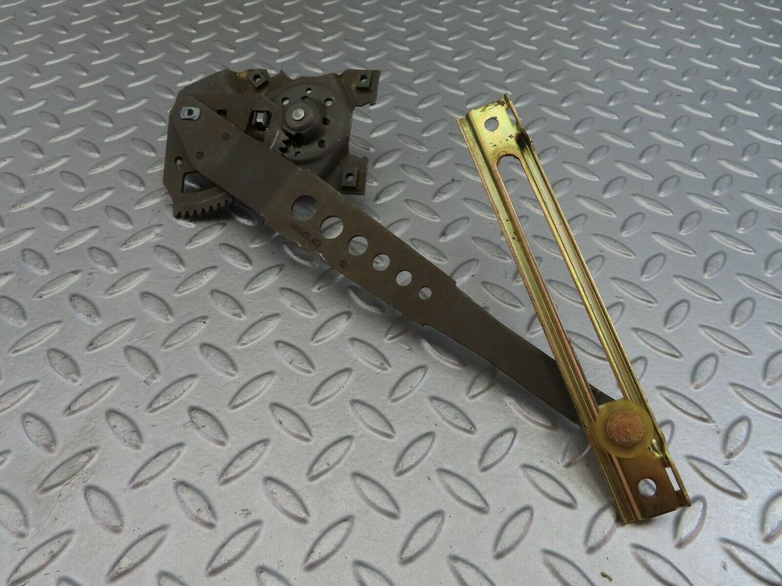 7728 Mercedes-Benz S123 230TE Wagon Rear Right Manual Window Regulator