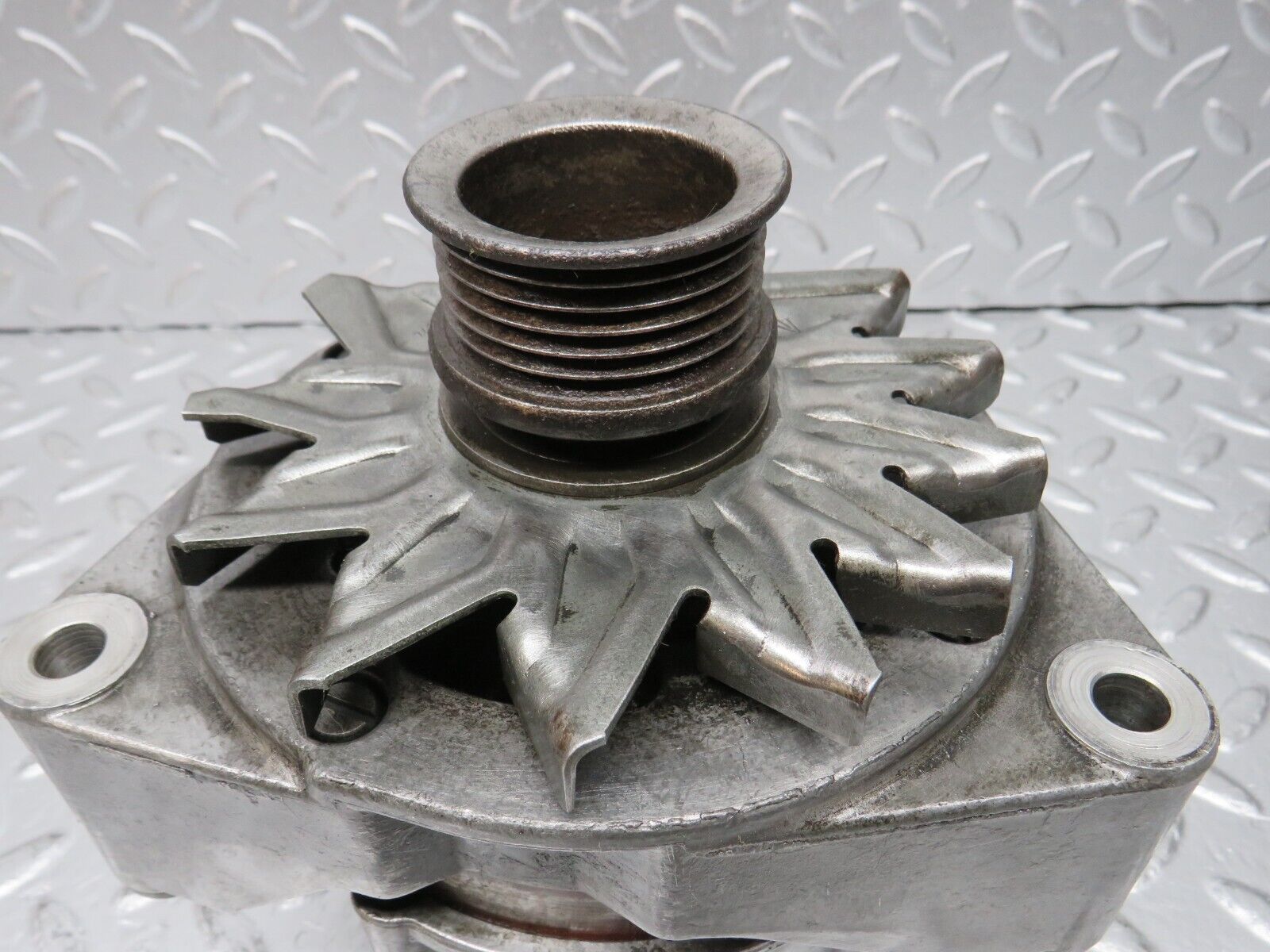 32673 Mercedes-Benz S124 300TE Wagon Generator Alternator Bosch 0120489328