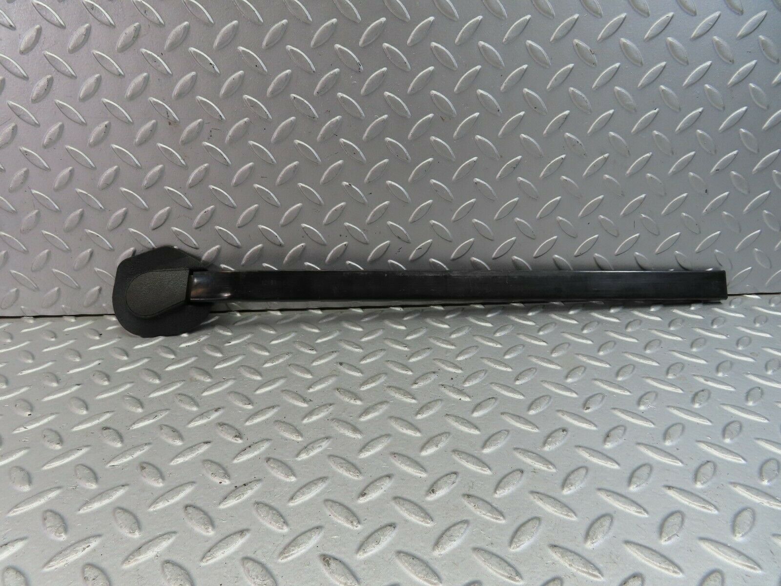 9621 Mercedes-Benz C123 280CE Coupe Left Seat Belt Runner 1239192520