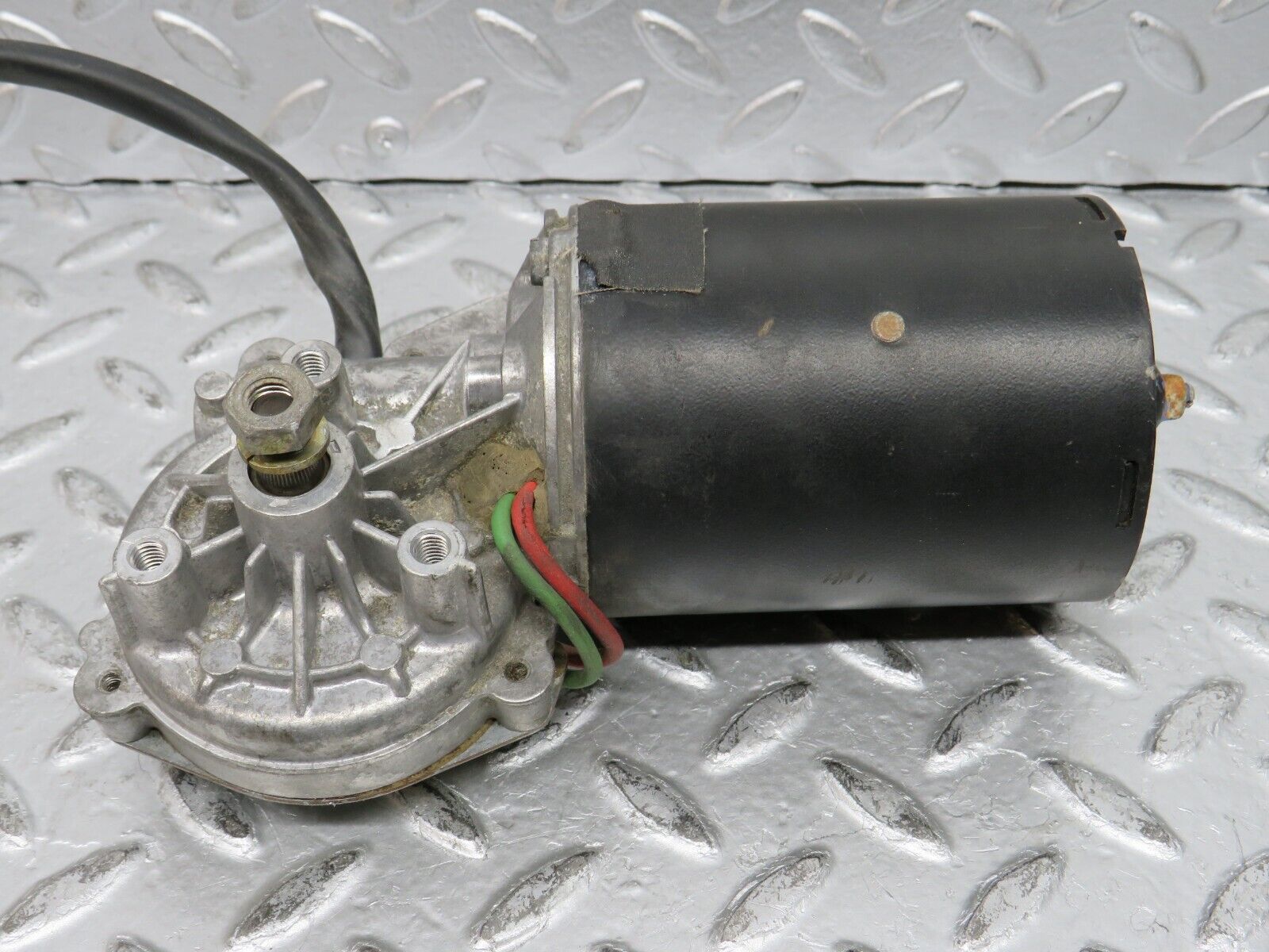 29889 Mercedes-Benz W123 230E Wiper Motor Bosch 0390341077