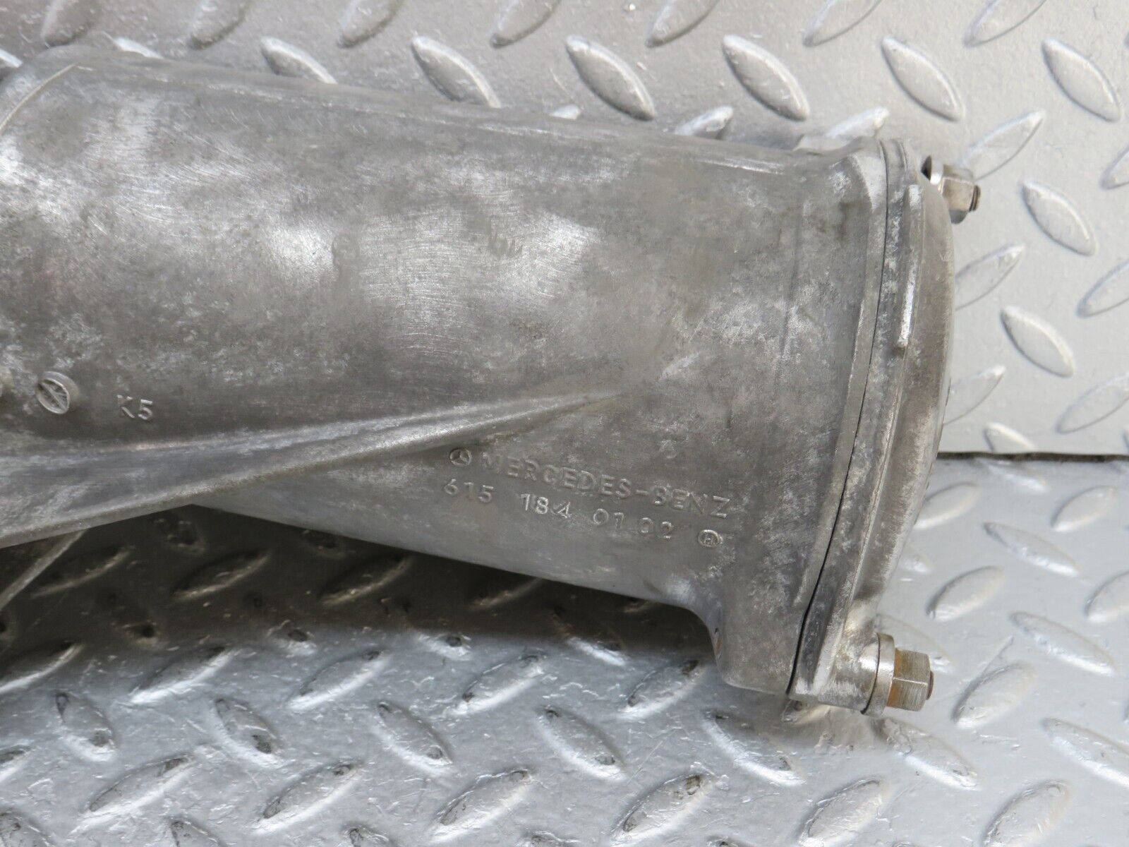 35924 Mercedes-Benz 240D OM616.912 Oil Filter Housing 6151840102 6171840125