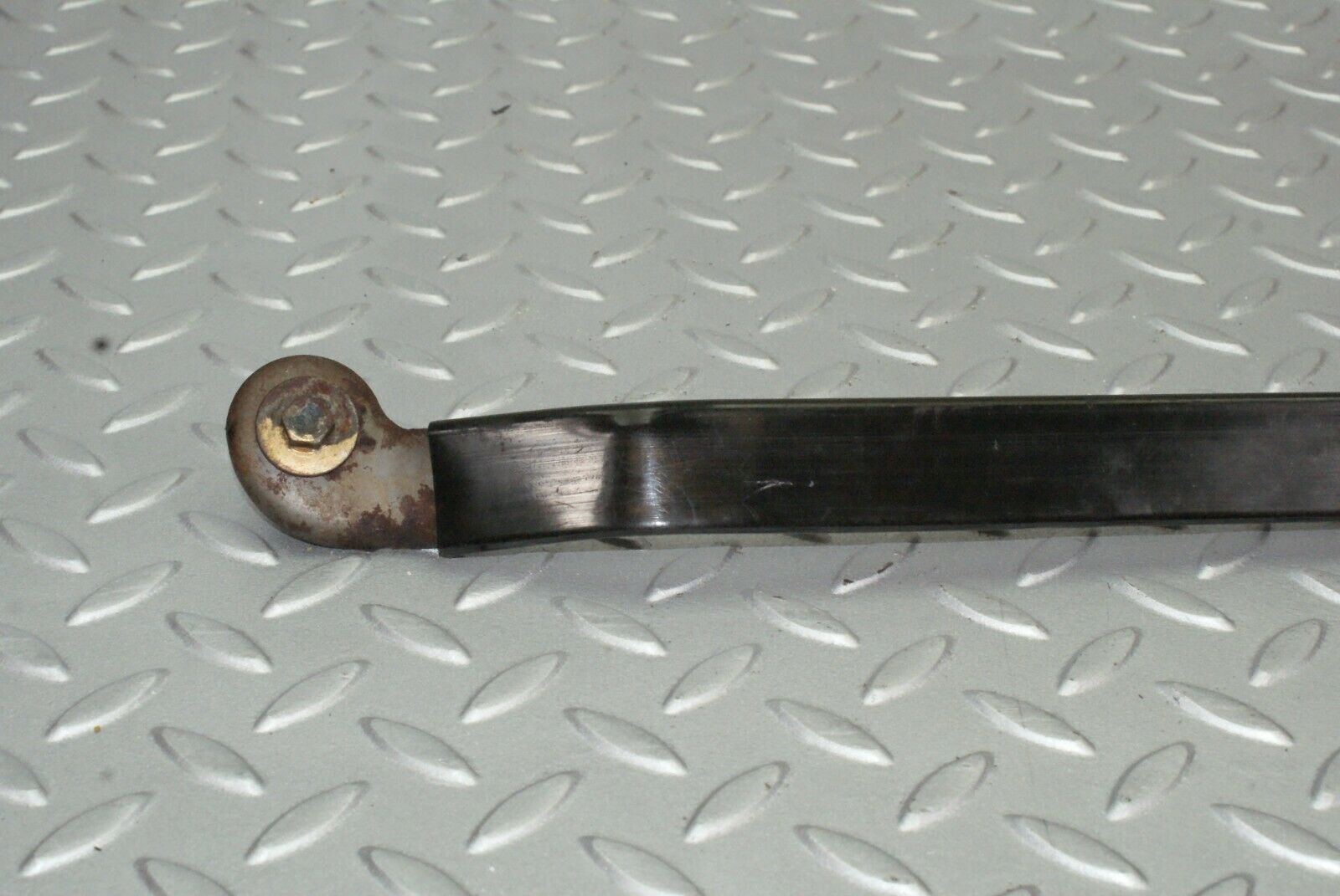 2528 Mercedes-Benz W116 350SE Seat Belt Runner Right