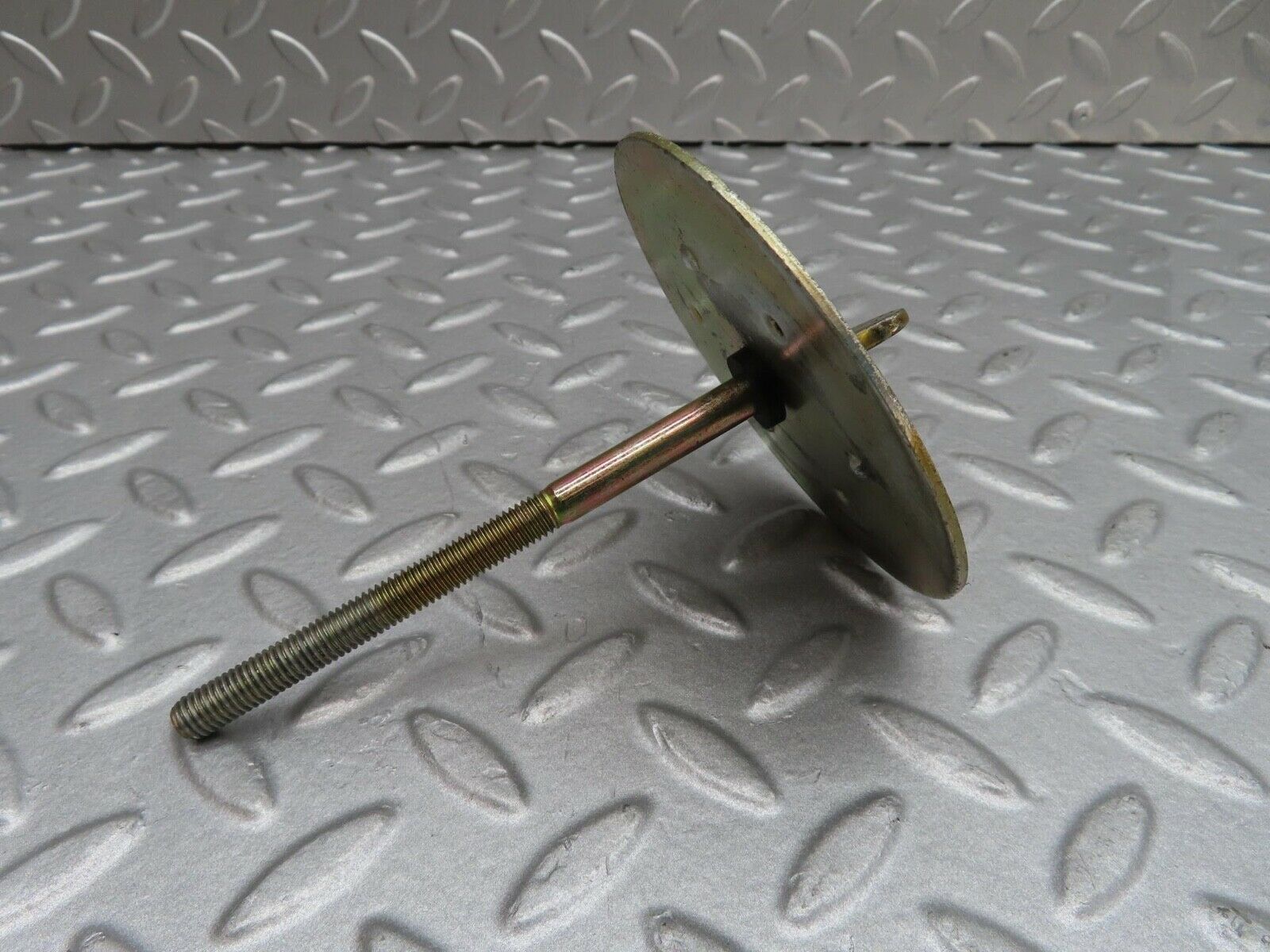 16126 Mercedes-Benz W123 280E Spare Wheel Holder