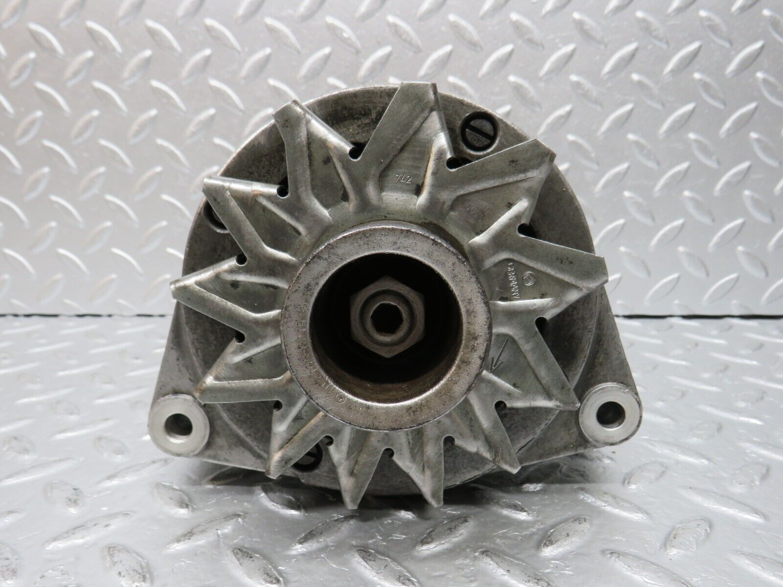 32673 Mercedes-Benz S124 300TE Wagon Generator Alternator Bosch 0120489328