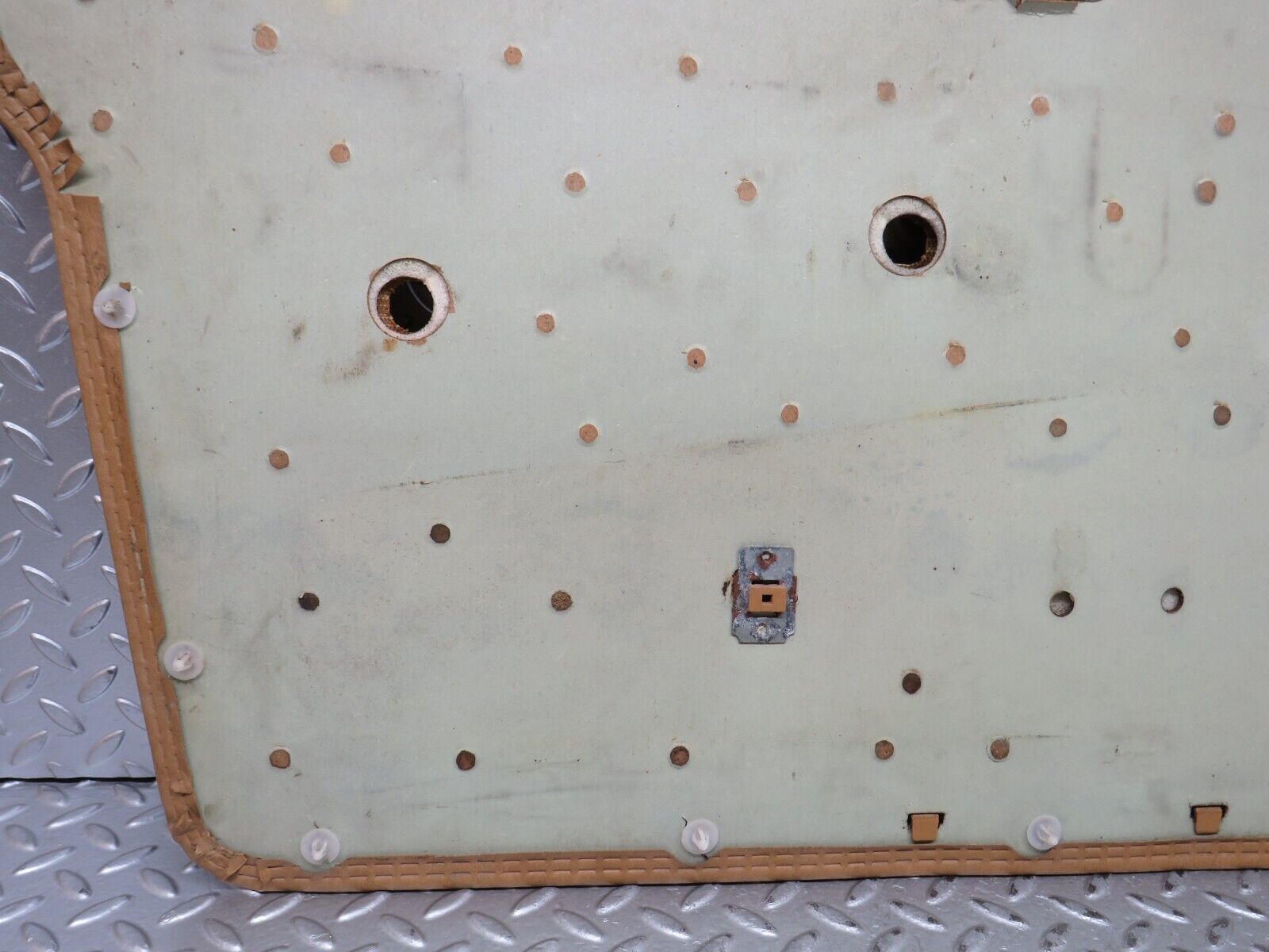 28550 Mercedes-Benz W123 230E Front Right Door Card Beige