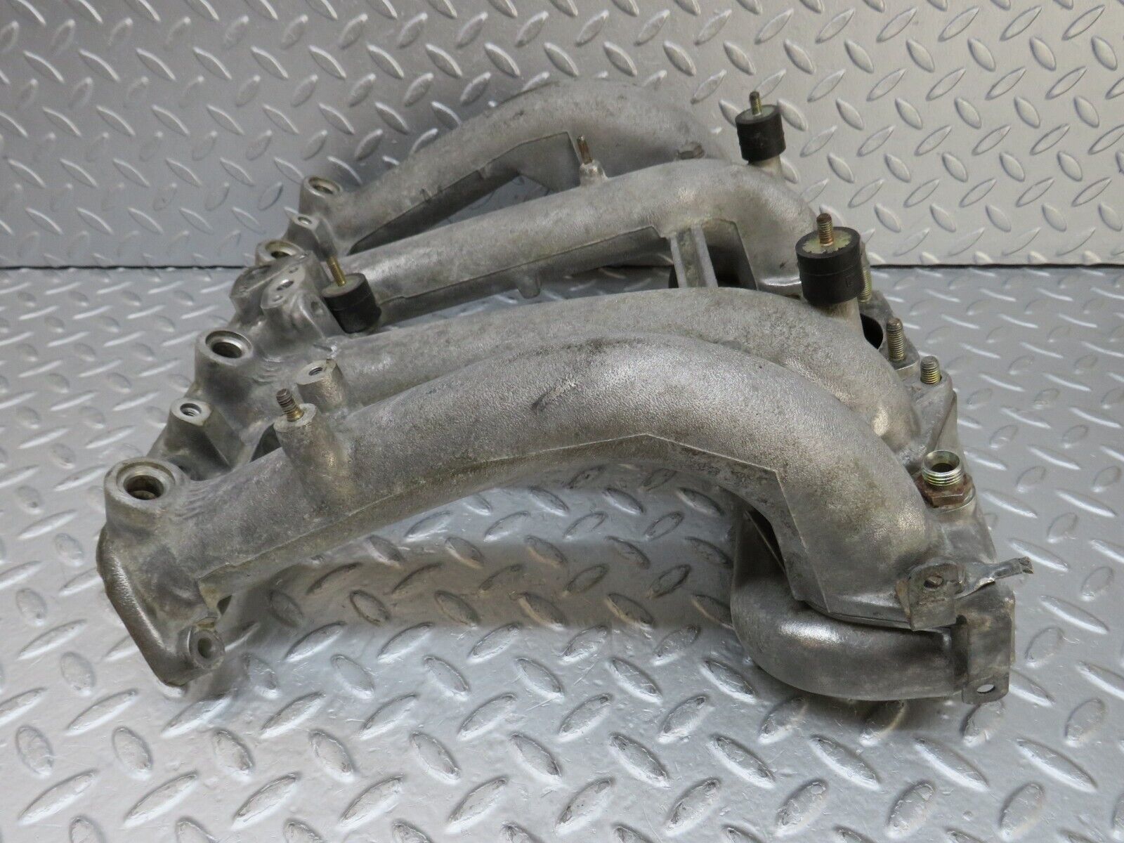 36675 Mercedes-Benz W201 190E 2.0L Air Intake Manifold 1021413501