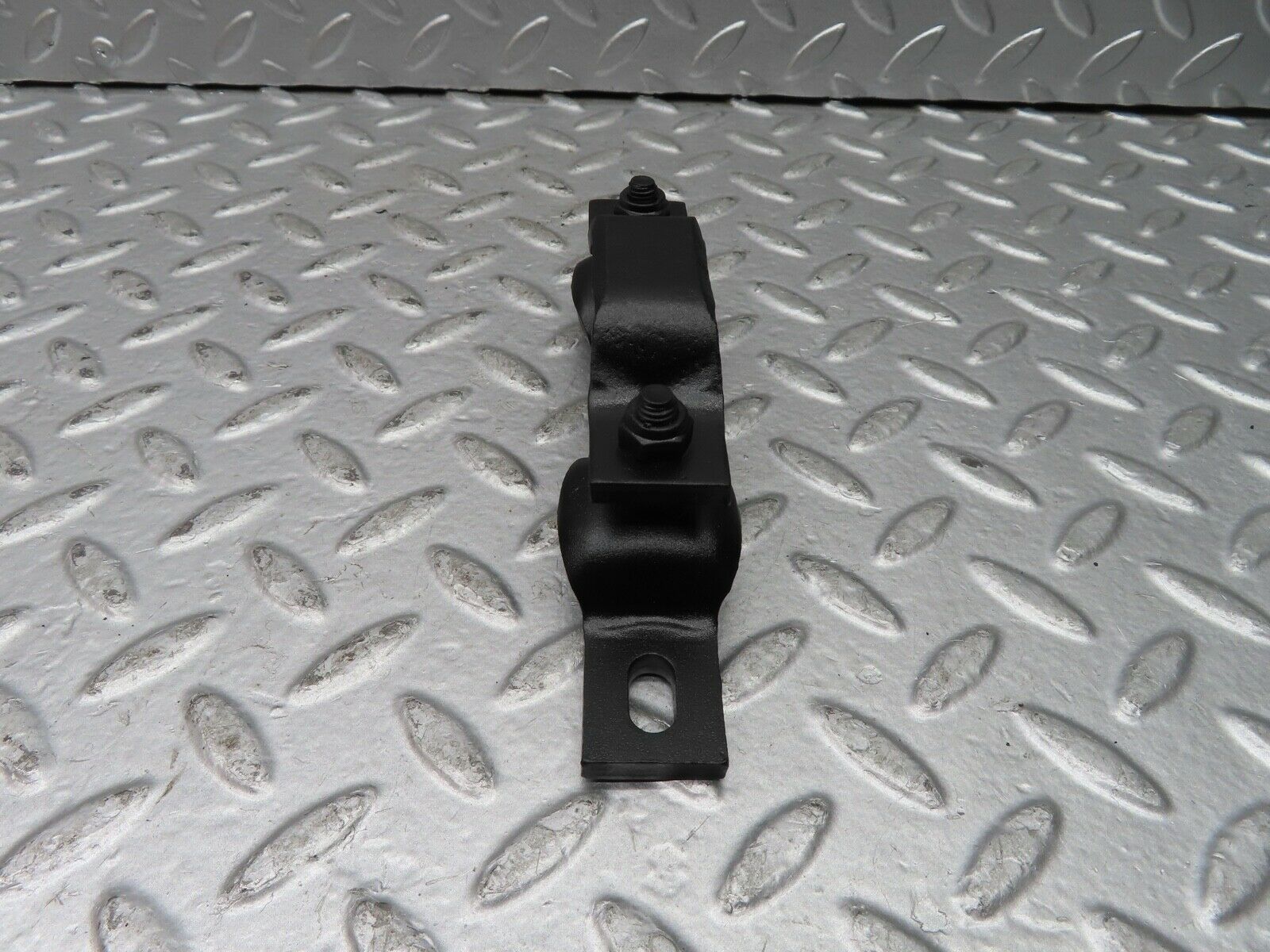 21346 Mercedes-Benz W123 230E Engine Mount Bracket Front