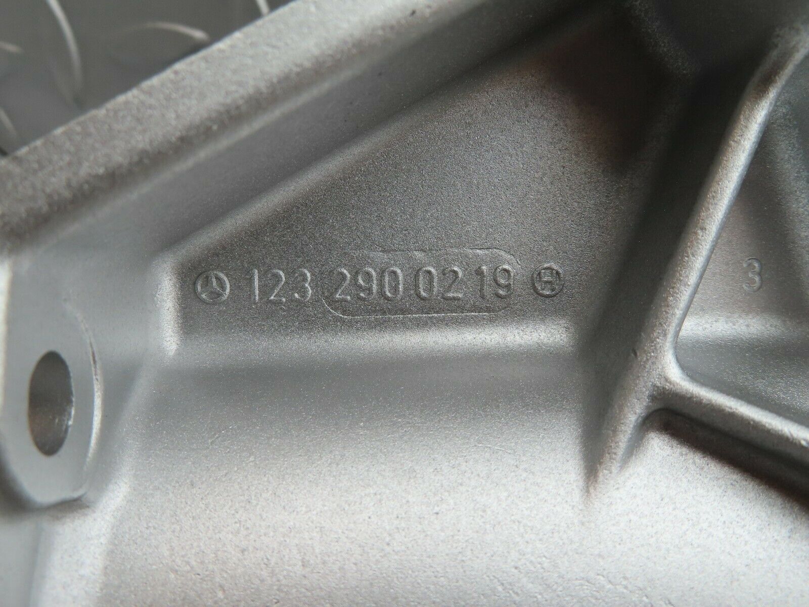 3947 Mercedes-Benz S123 200T Wagon Brake Pedal Assembly 1232900219