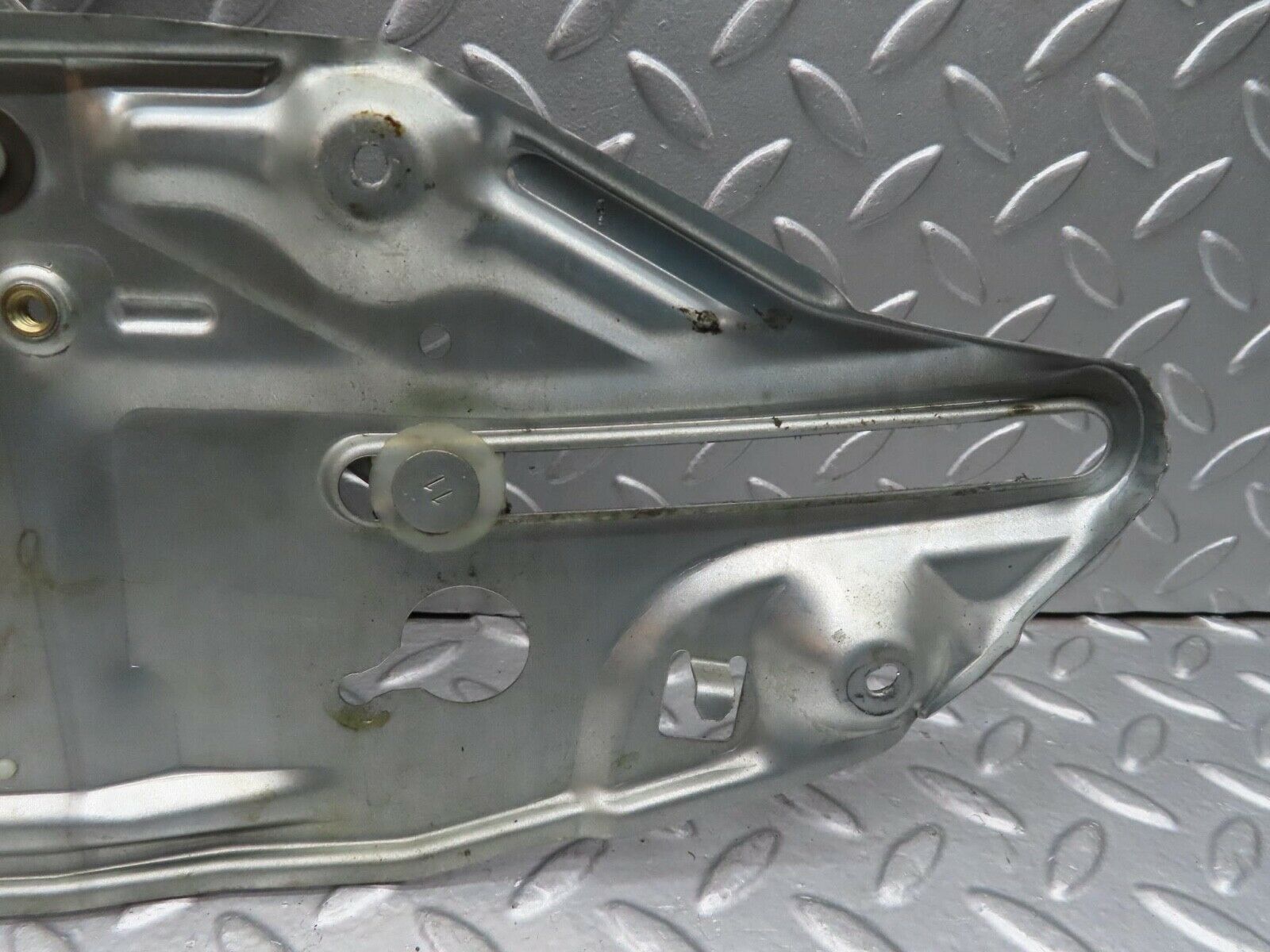 14938 Mercedes-Benz W140 S320 Front Left Power Window Regulator