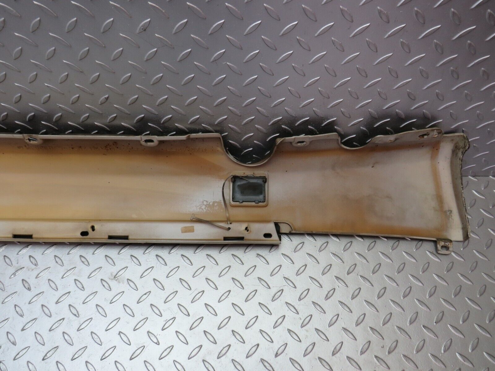 29211 Mercedes-Benz W124 230E Side Skirt Right Side 1246902440