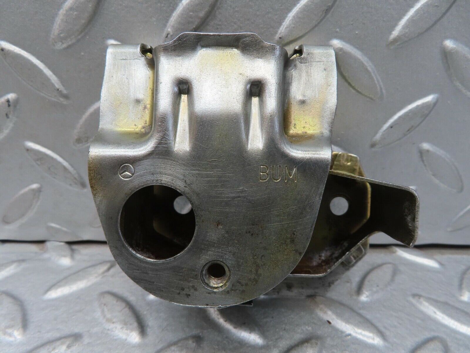 13686 Mercedes-Benz W123 200 Trunk Lock Latch