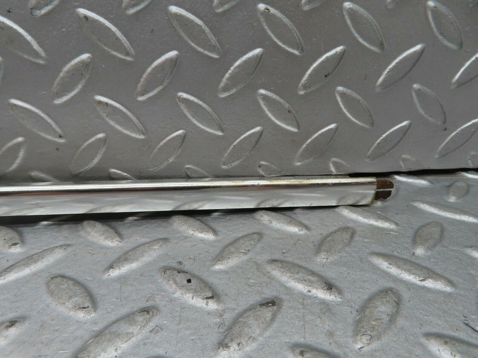 17889 Mercedes-Benz W116 450SEL Roof Chrome Moulding Trim Right Side