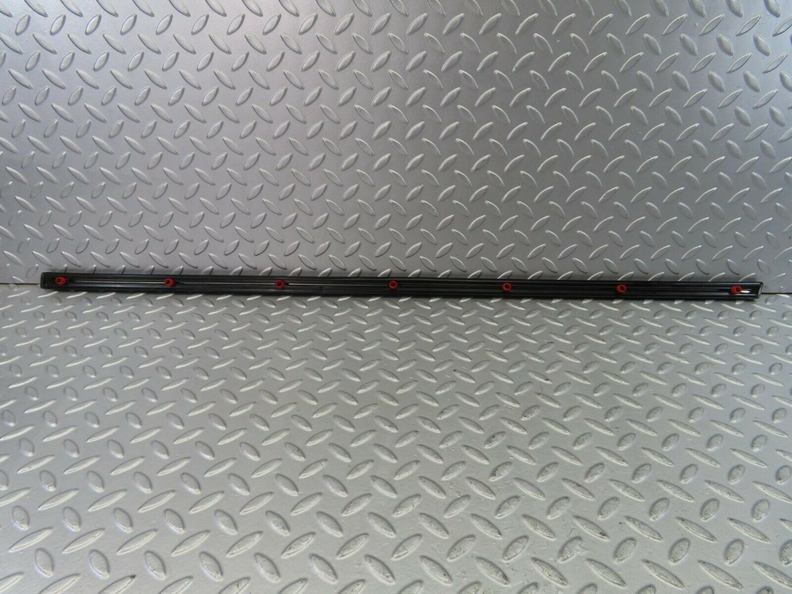 10241 Mercedes-Benz W123 Rear Right Door Centre Moulding Trim