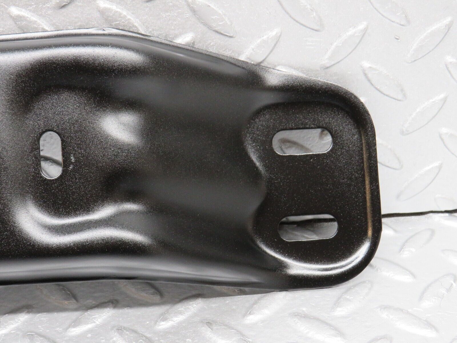 38005 Mercedes-Benz A124 320E Cabriolet Gearbox Mount Bracket