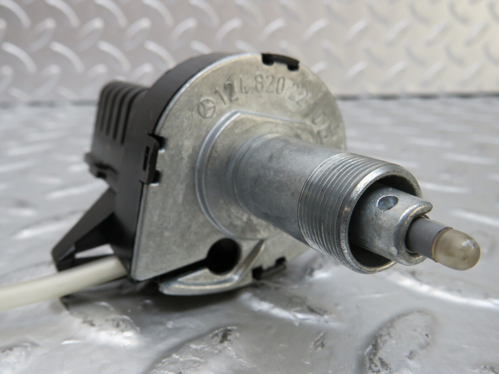 25826 Mercedes-Benz W124 280E Heater Blower Switch 1248202210