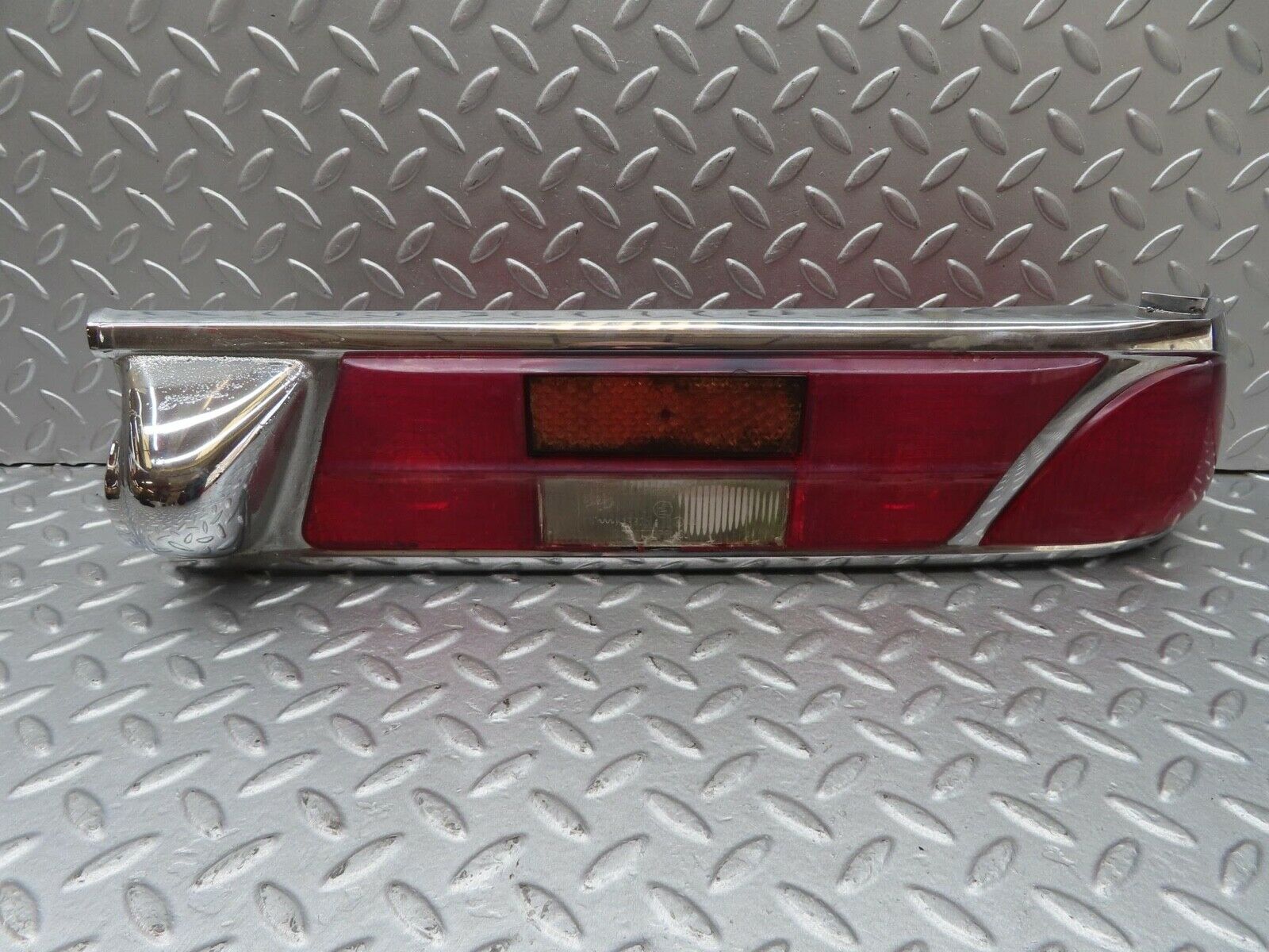 13209 Mercedes-Benz W111 220S Right Tail Light Lens