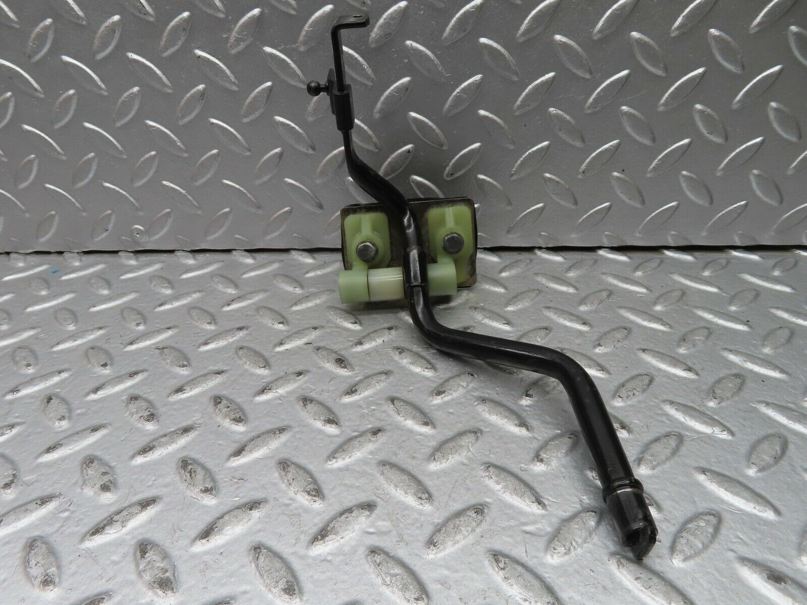 21524 Mercedes-Benz W126 300SE Accelerator Pedal Linkage