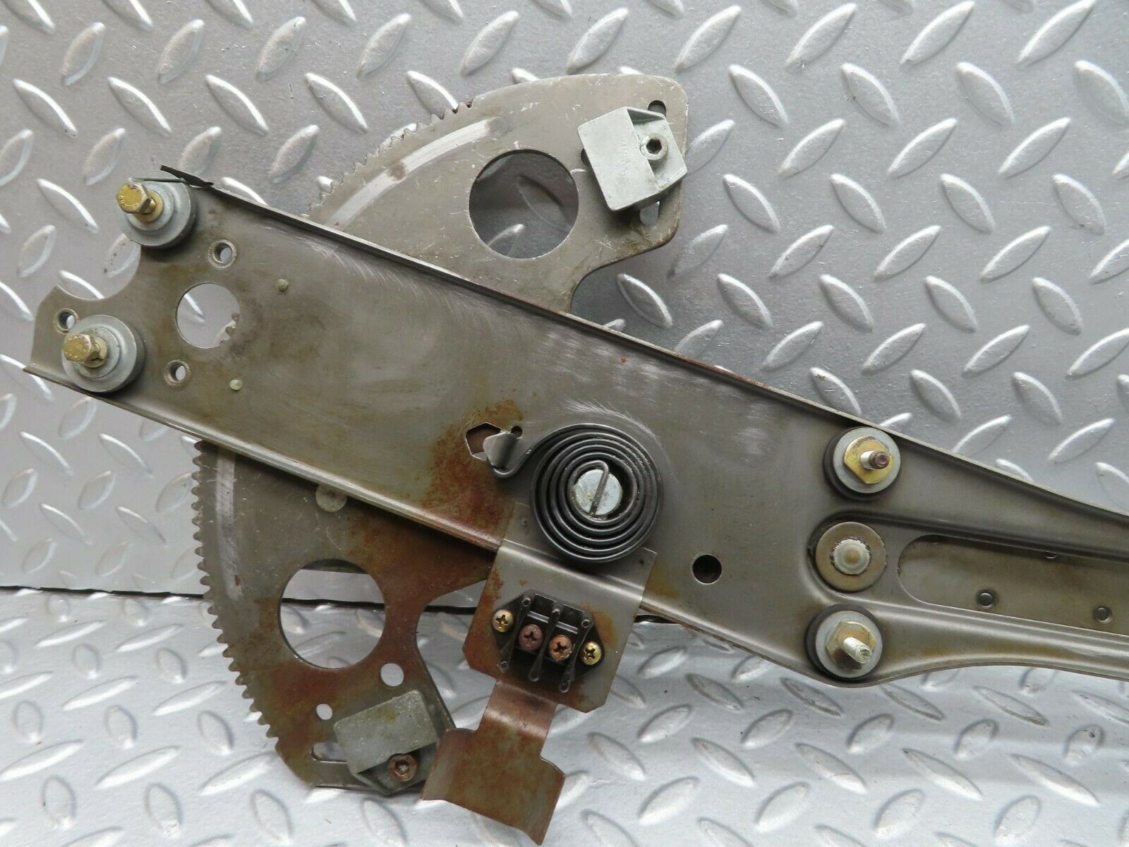 16638 Mercedes-Benz C107 380SLC Front Right Power Window Regulator 1077200846