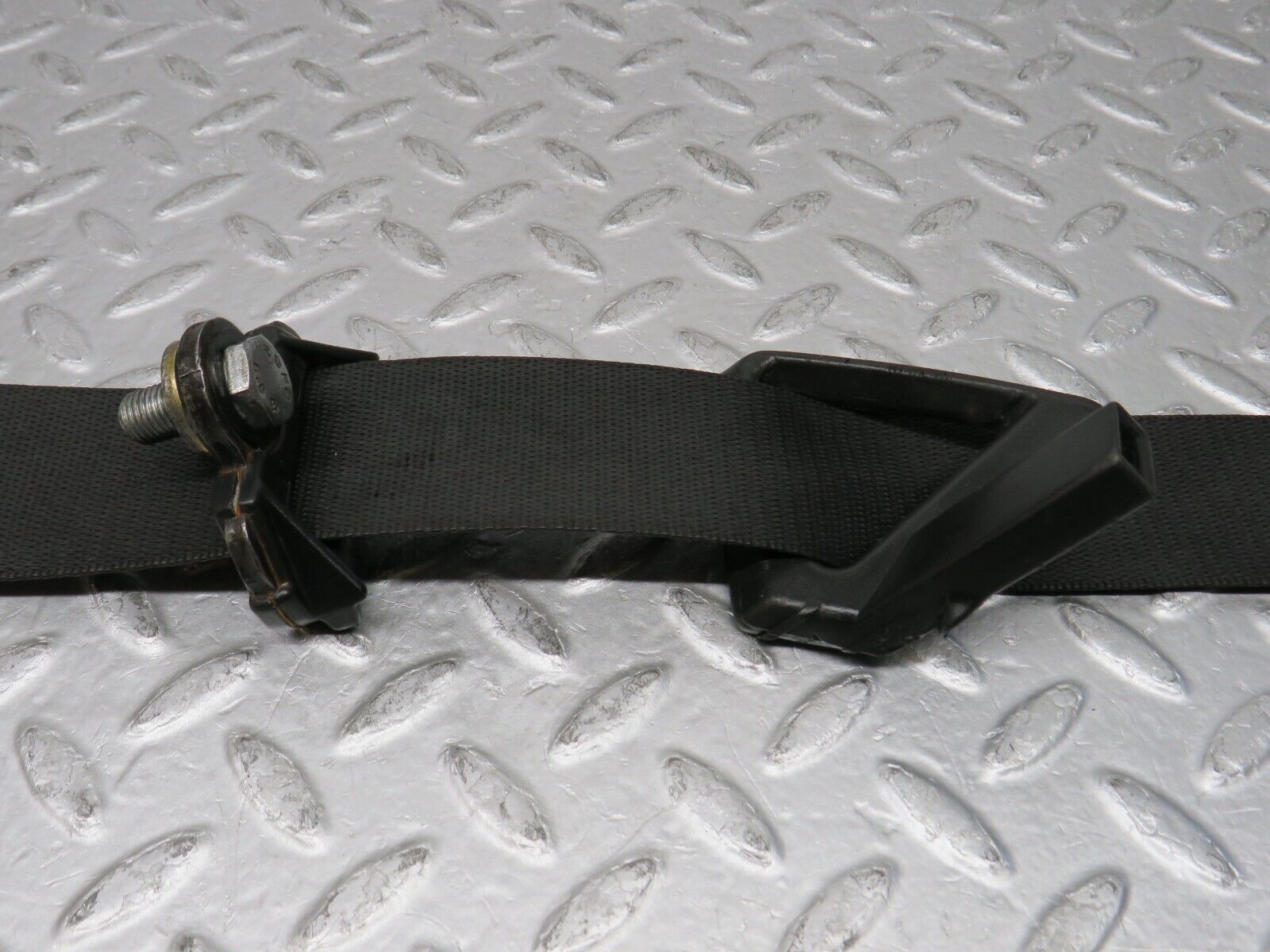 38001 Mercedes-Benz A124 320E Cabriolet Front Left Seat Belt With Buckle 1268600786 1248606569 1248680581