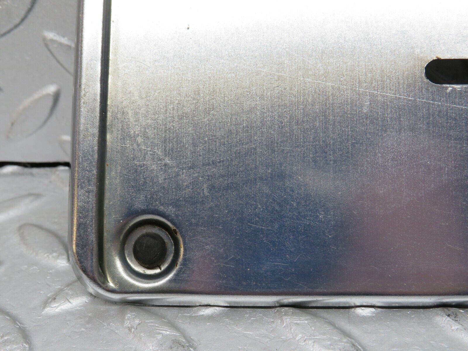 38162 Mercedes-Benz A124 320E Cabriolet Rear number Plate Holder