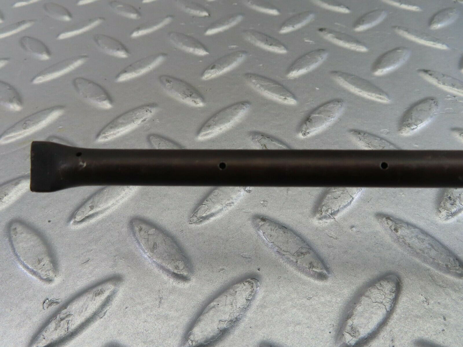 10221 Mercedes-Benz W111 220SE Camshaft Oil Tube With Rocker Cover Supports