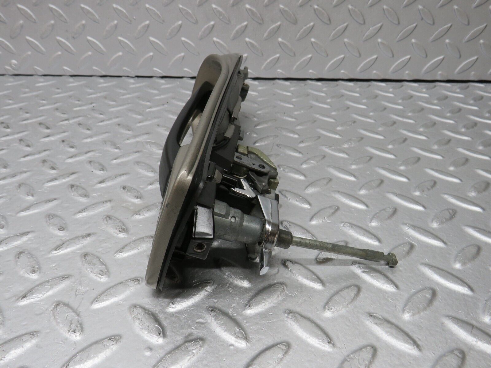 36872 Mercedes-Benz C126 420SEC Coupe Right Door Exterior Handle No Key