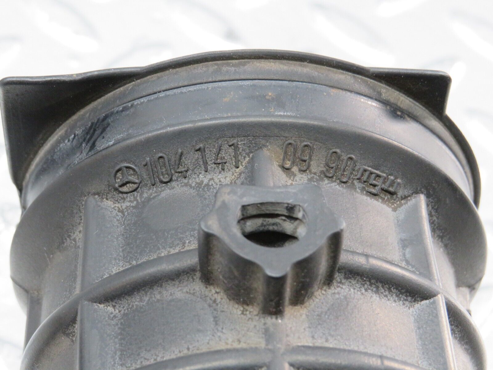 24863 Mercedes-Benz W140 S320 Air Intake Pipe 1041410990