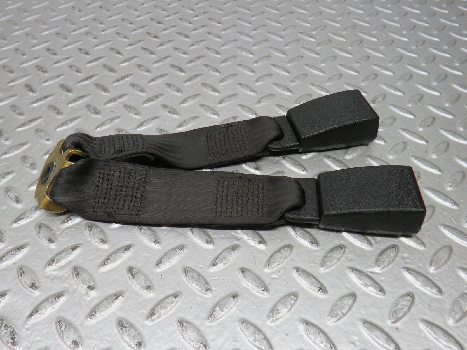 28636 Mercedes-Benz W123 280E Seat Belt Buckle Rear 1238607369