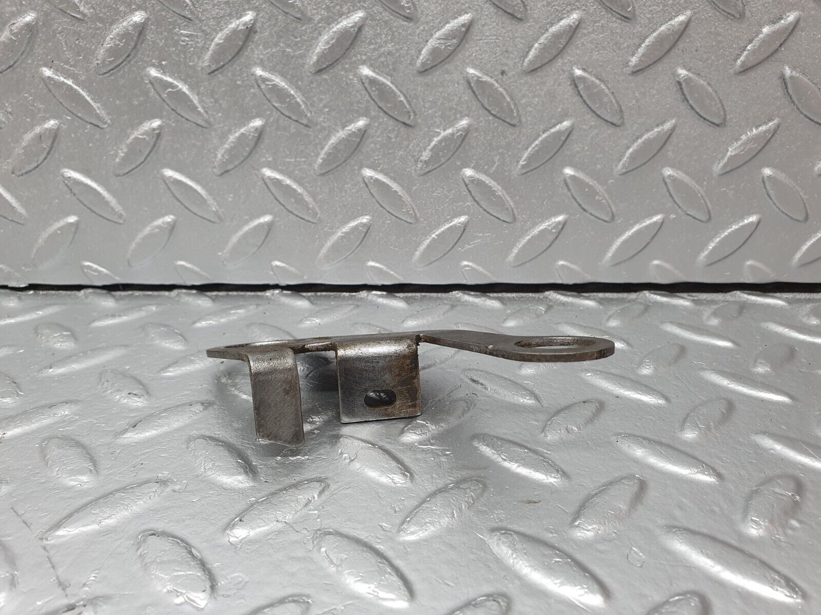 40877 Mercedes-Benz W123 240D Engine Lifting Eye Hook