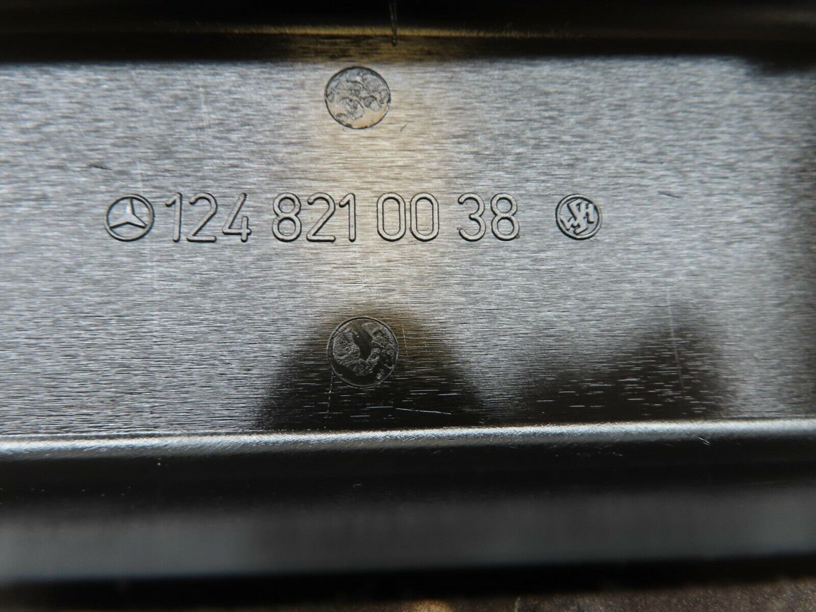 16223 Mercedes-Benz W124 260E Dash Harness Connector Cover 1248210038