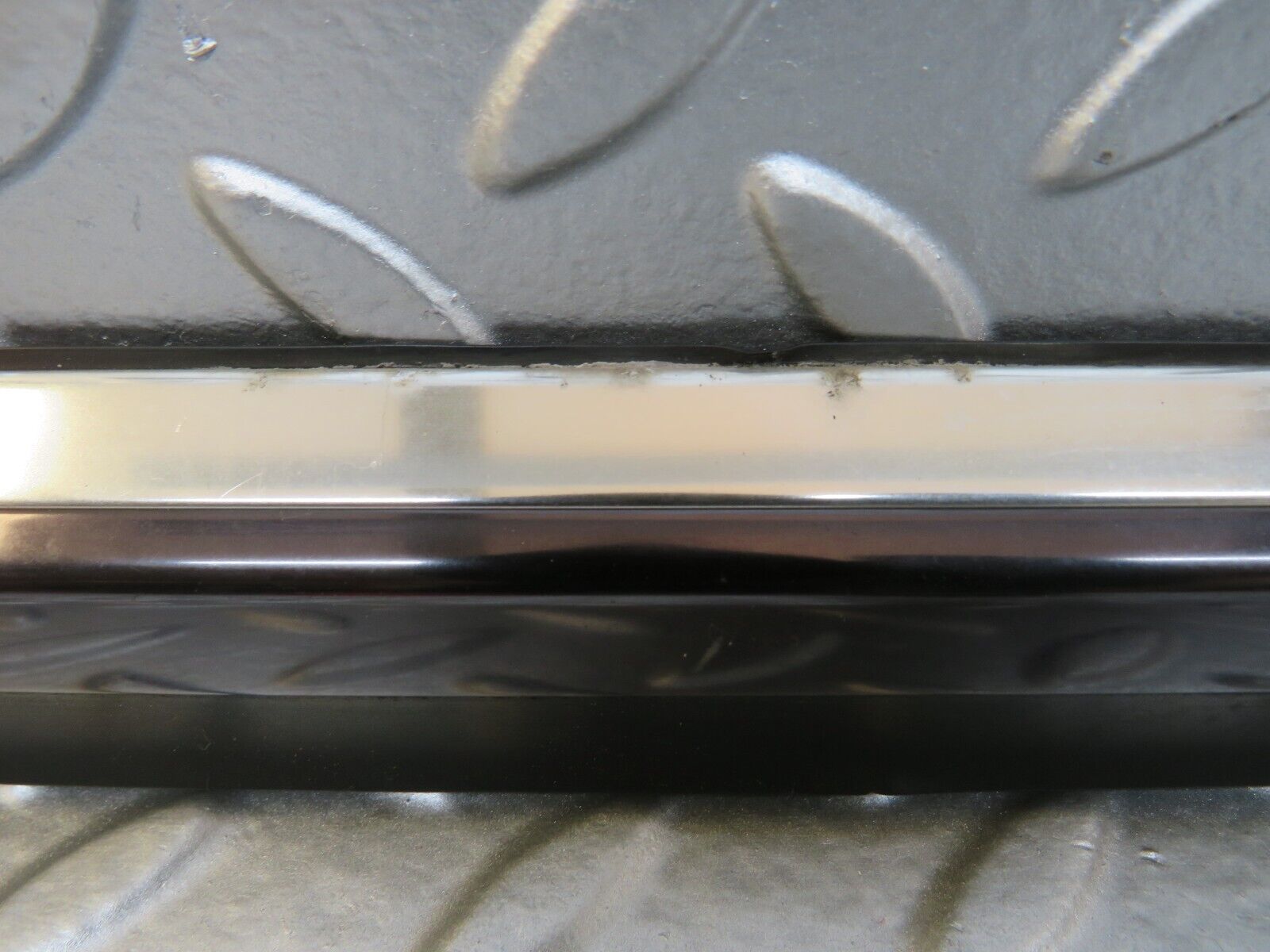 24886 Mercedes-Benz W140 SEL320 LWB Rear Right Door Moulding Trim