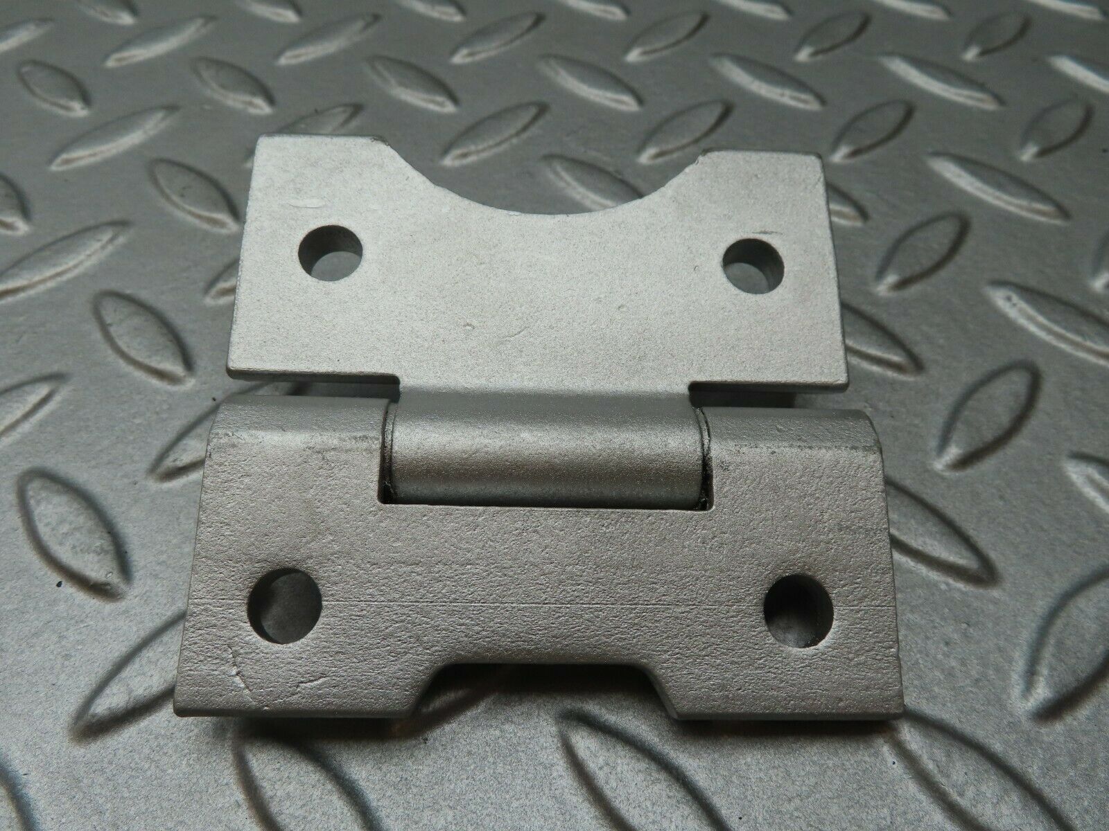 4495 Mercedes-Benz W123 230E Door Hinge 1237200037