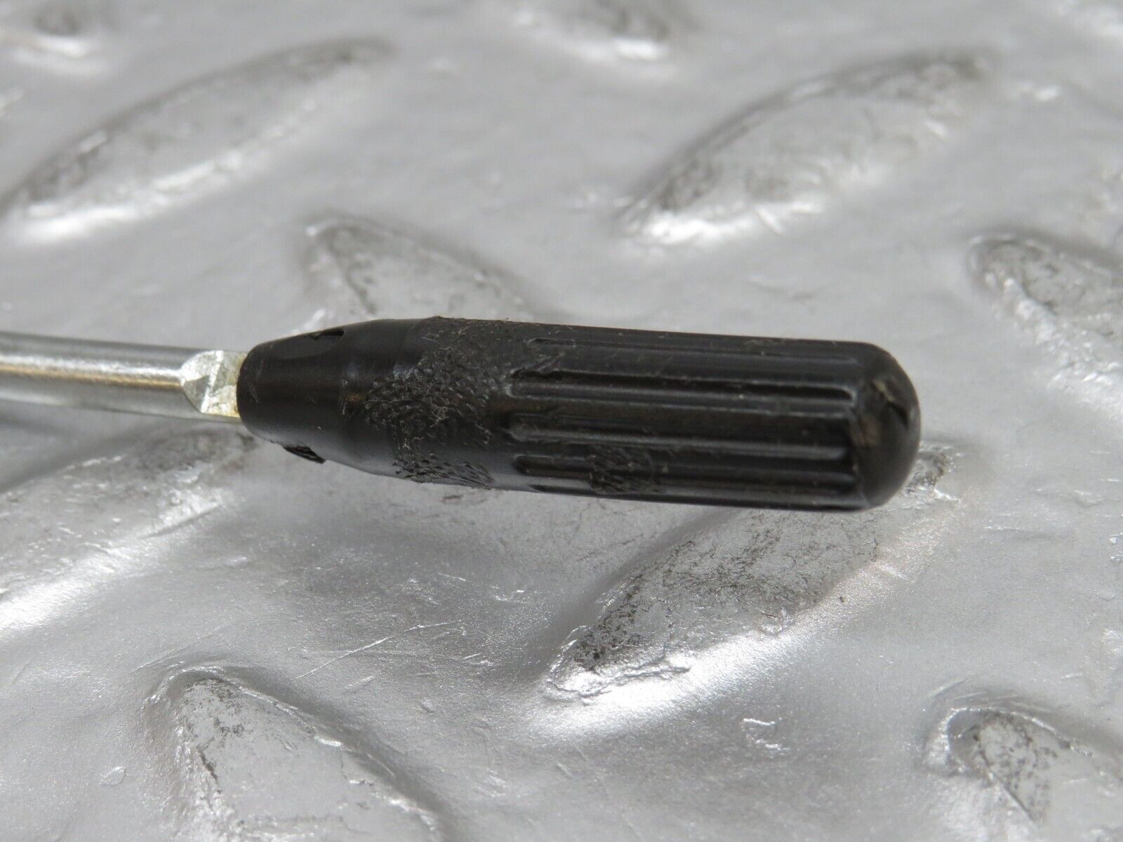 32489 Mercedes-Benz S124 300TE Wagon Rear Door Lock Knob Pair