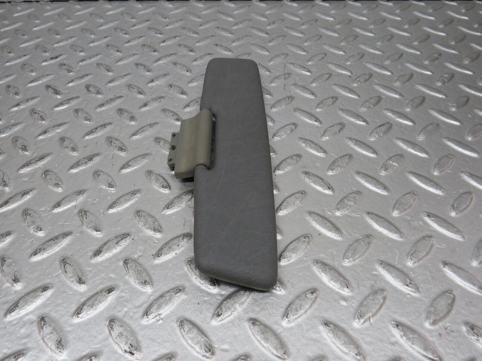 31308 Mercedes-Benz S124 220TE Wagon Middle Sun Visor Grey