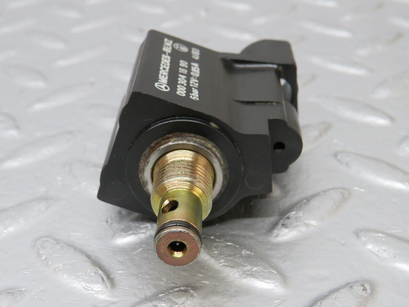 34574 Mercedes-Benz C126 380SEC Automatic Gearbox Solenoid 722.310 0003041890