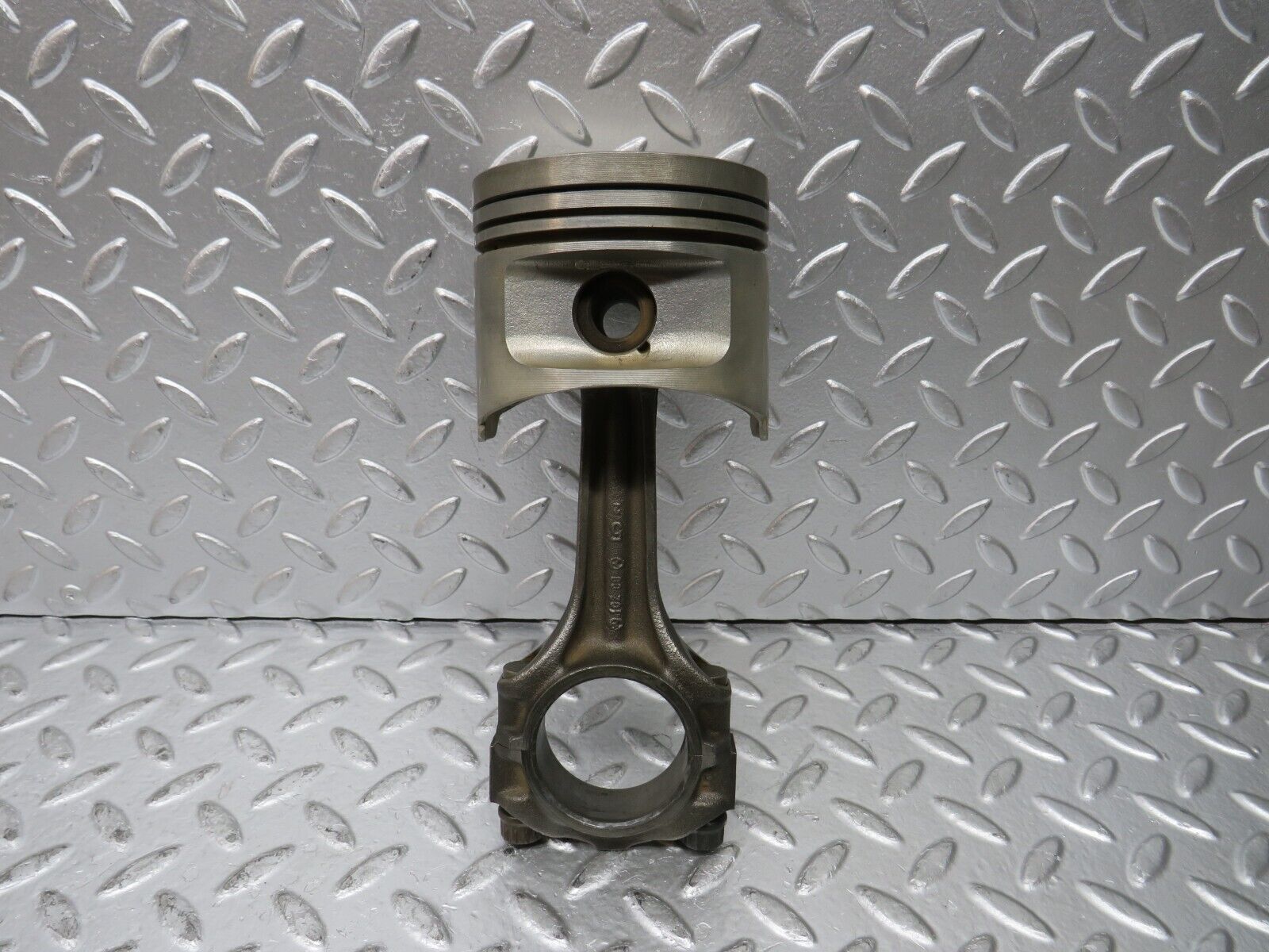 29911 Mercedes-Benz W123 230E Piston With Connecting Rod 96.47 mm 10200