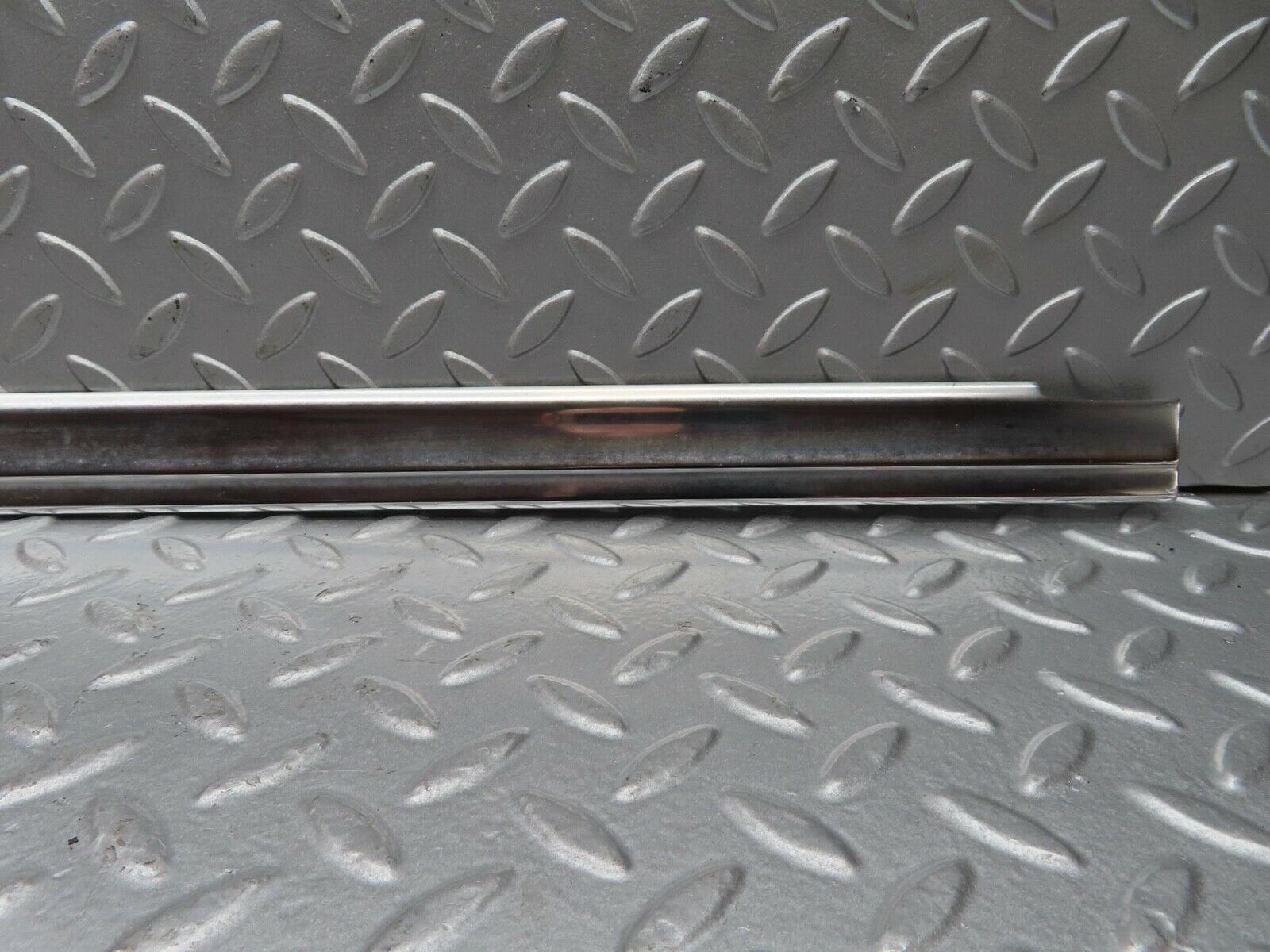13094 Mercedes-Benz W111 220S Rear Right Door Chrome Moulding Trim