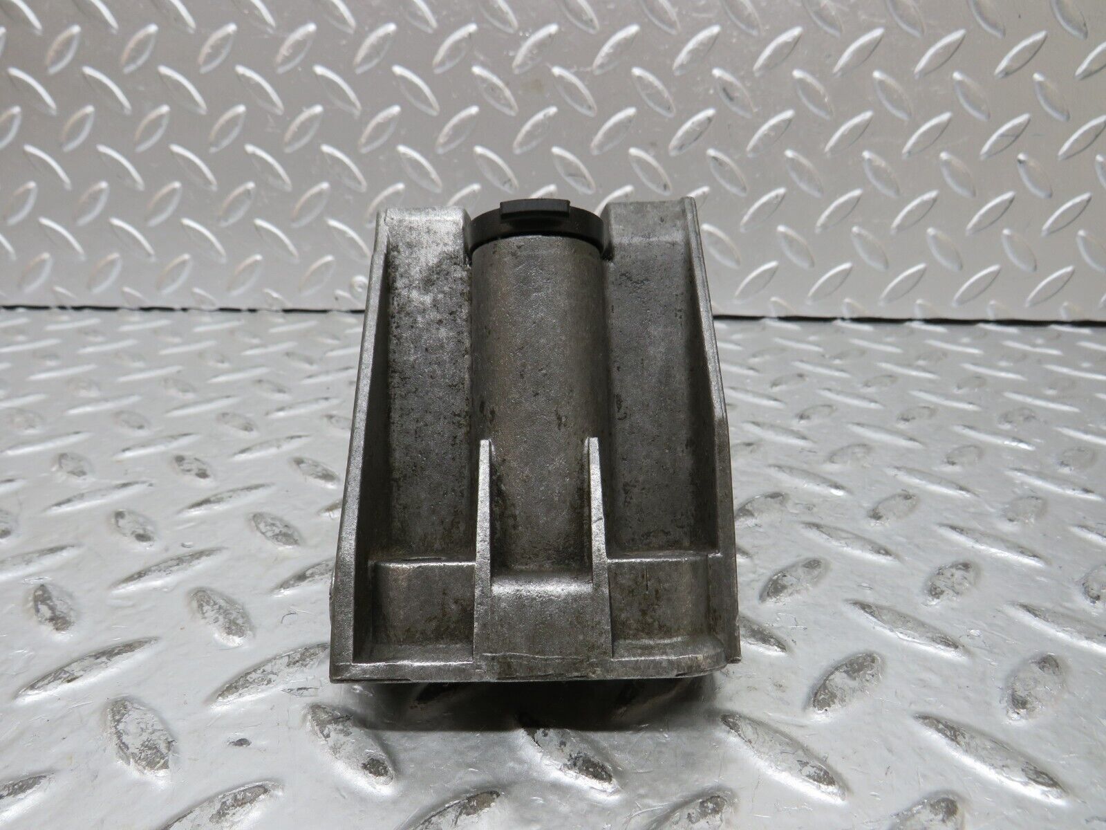 27815 Mercedes-Benz S124 300TE Wagon Fuel Filter Housing 6010920408