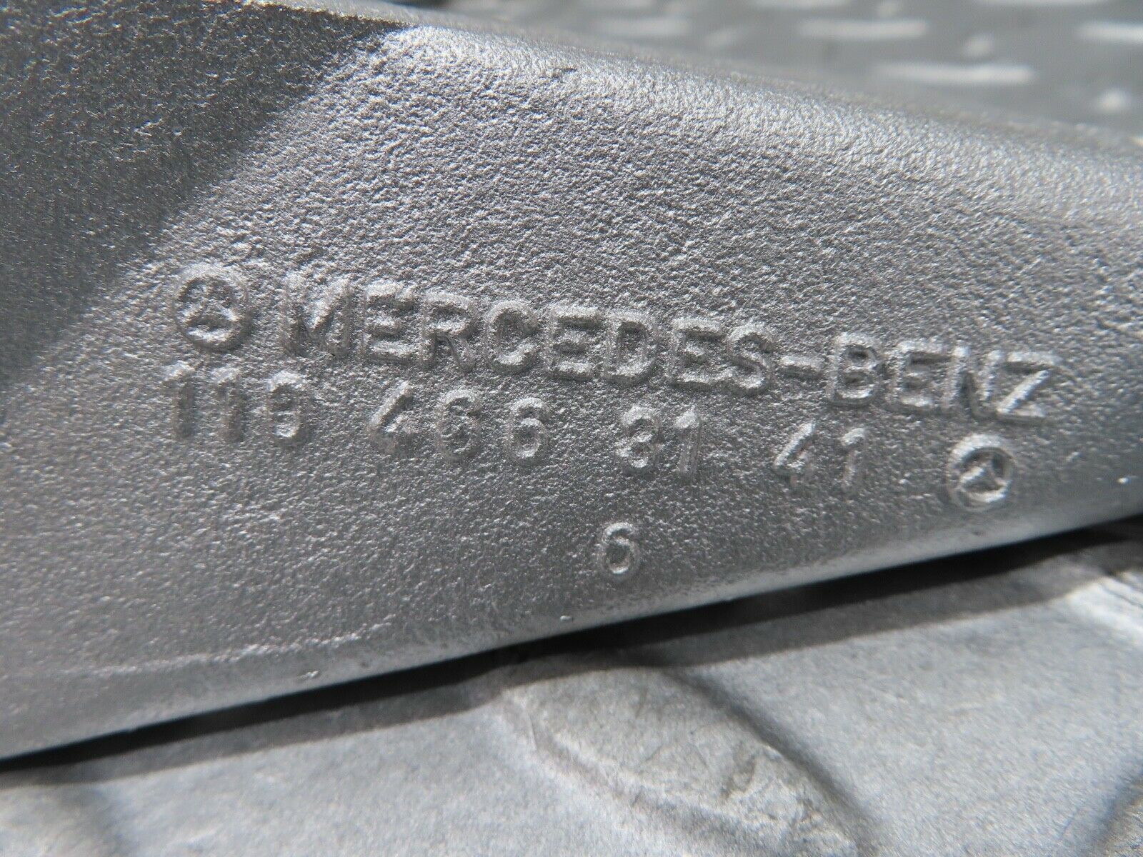 16974 Mercedes-Benz C123 280CE Coupe Power Steering Pump Bracket 1104663141