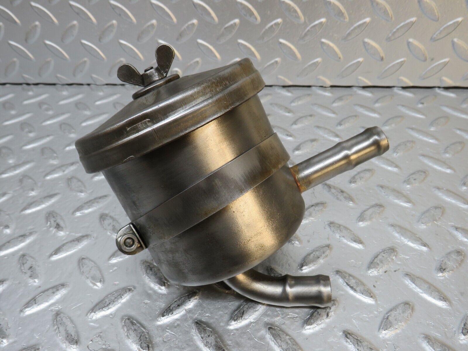 0316 Mercedes-Benz W115 220D Power Steering Fluid Reservoir