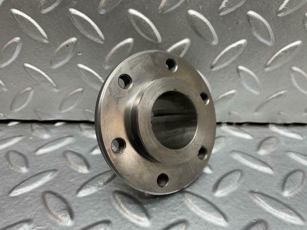 0215 Mercedes-Benz W116 350SE Crankshaft Sleeve Hub