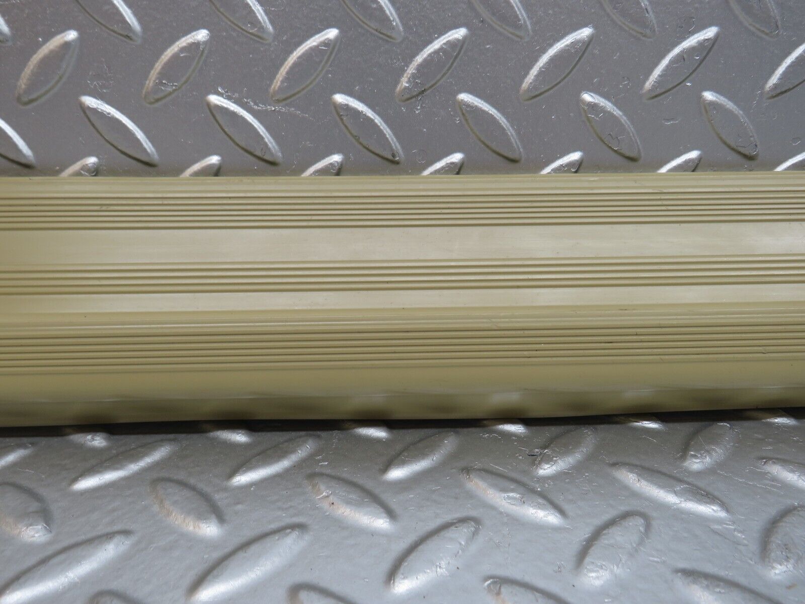 29281 Mercedes-Benz W124 230E Rear Left Door Sill Trim