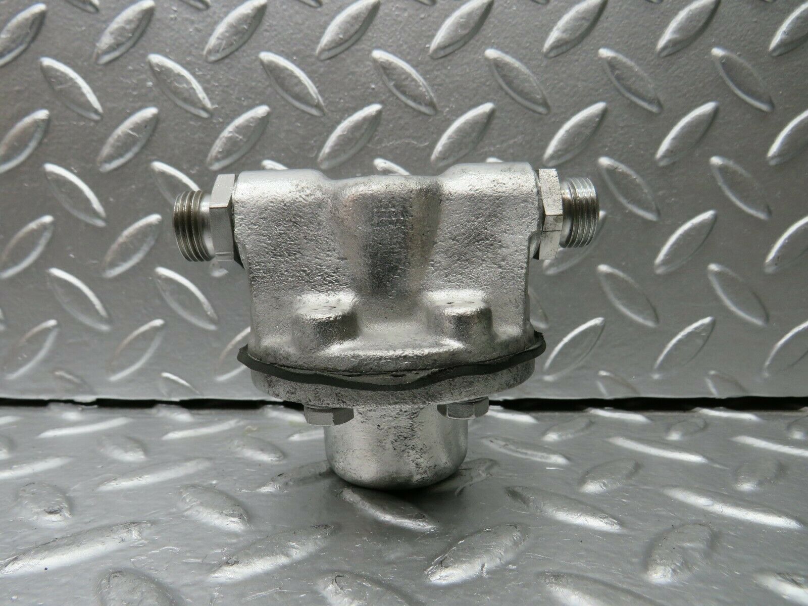 22697 Mercedes-Benz C107 450SLC Coup Oil Pressure Damper 1161870196 1161870494