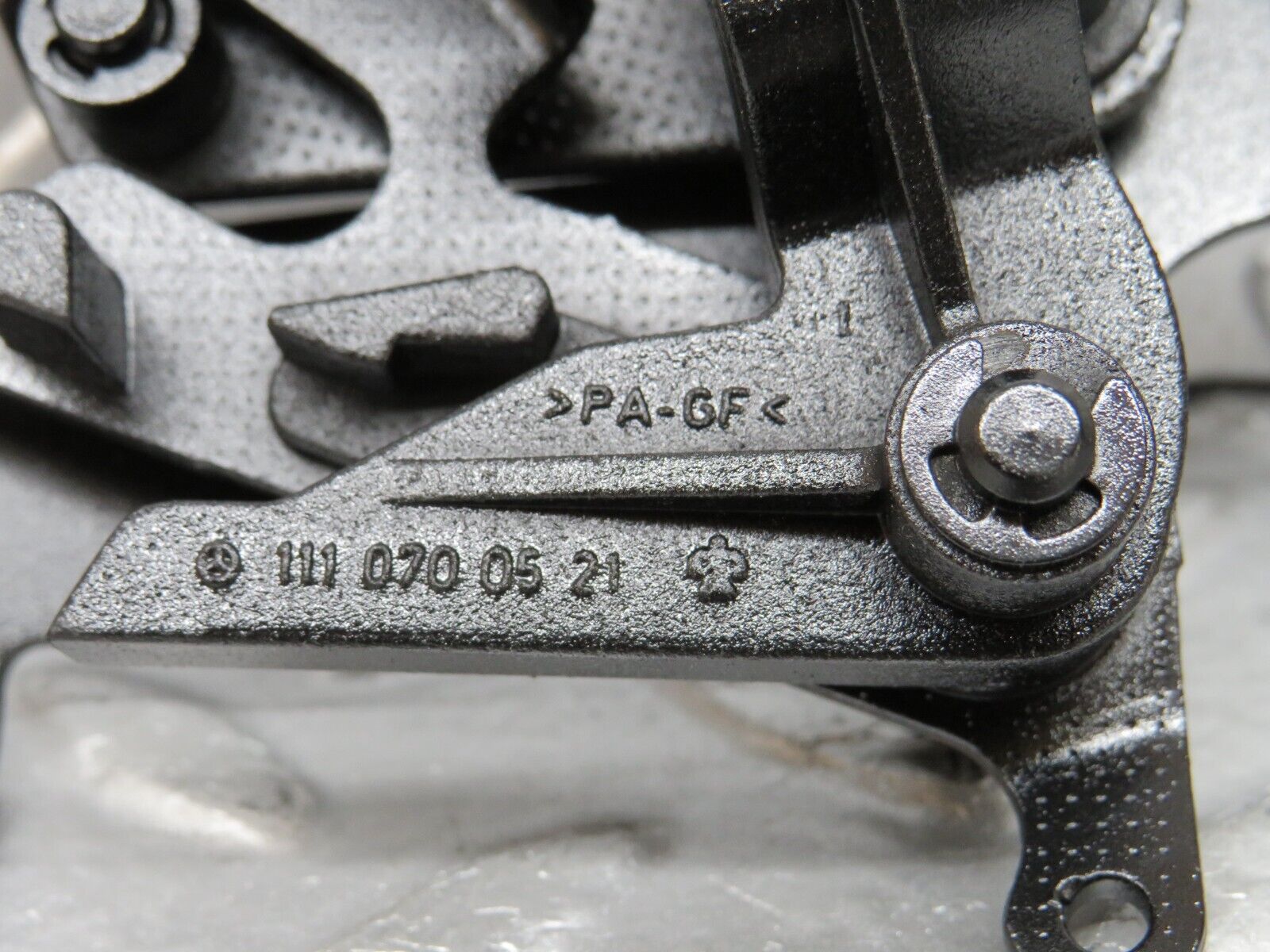 26732 Mercedes-Benz C124 220CE Coupe Throttle Linkage 1110700521