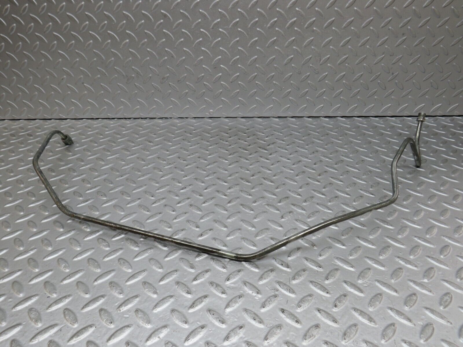 36309 Mercedes-Benz W126 420SE Oil Pipe Line