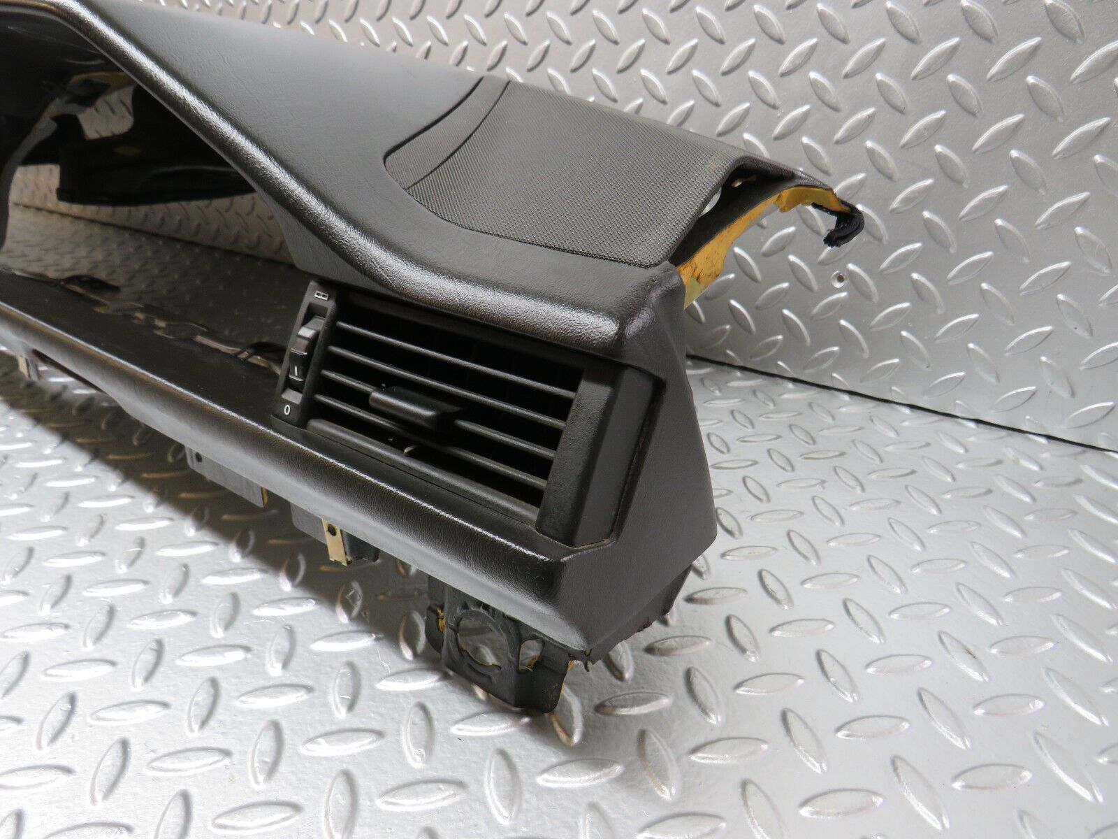 29294 Mercedes-Benz W124 230E Dashboard Brown