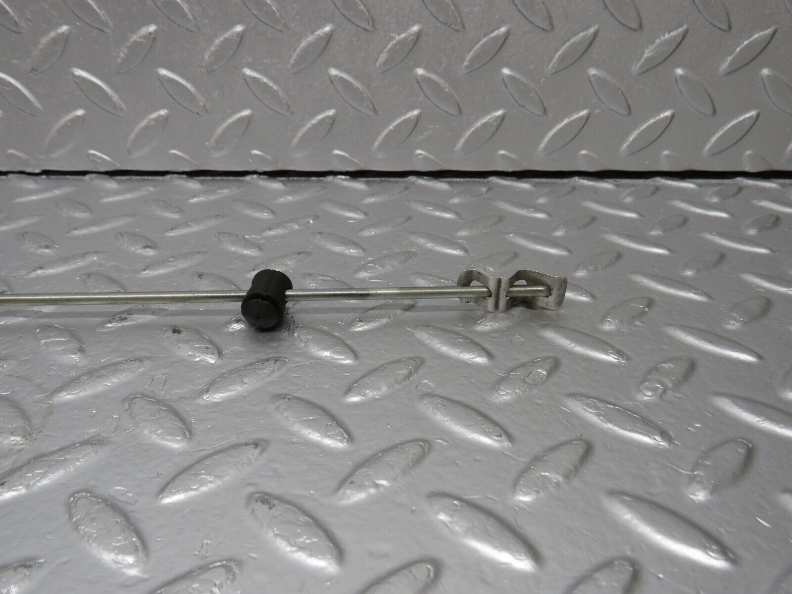 40458 Mercedes-Benz W110 230 Rear Door Lock Control Bar