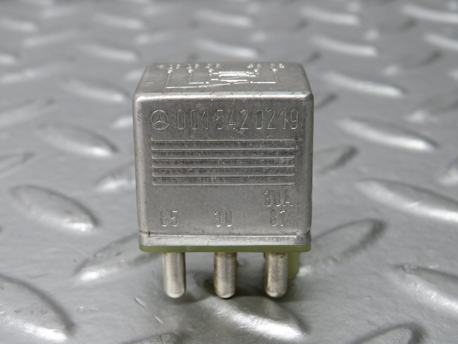 31231 Mercedes-Benz S124 220TE Wagon Multi Purpose Relay 0015420219